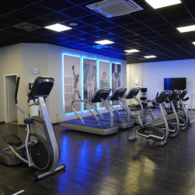 Training im Fitnessstudio von INJOY Recklinghausen